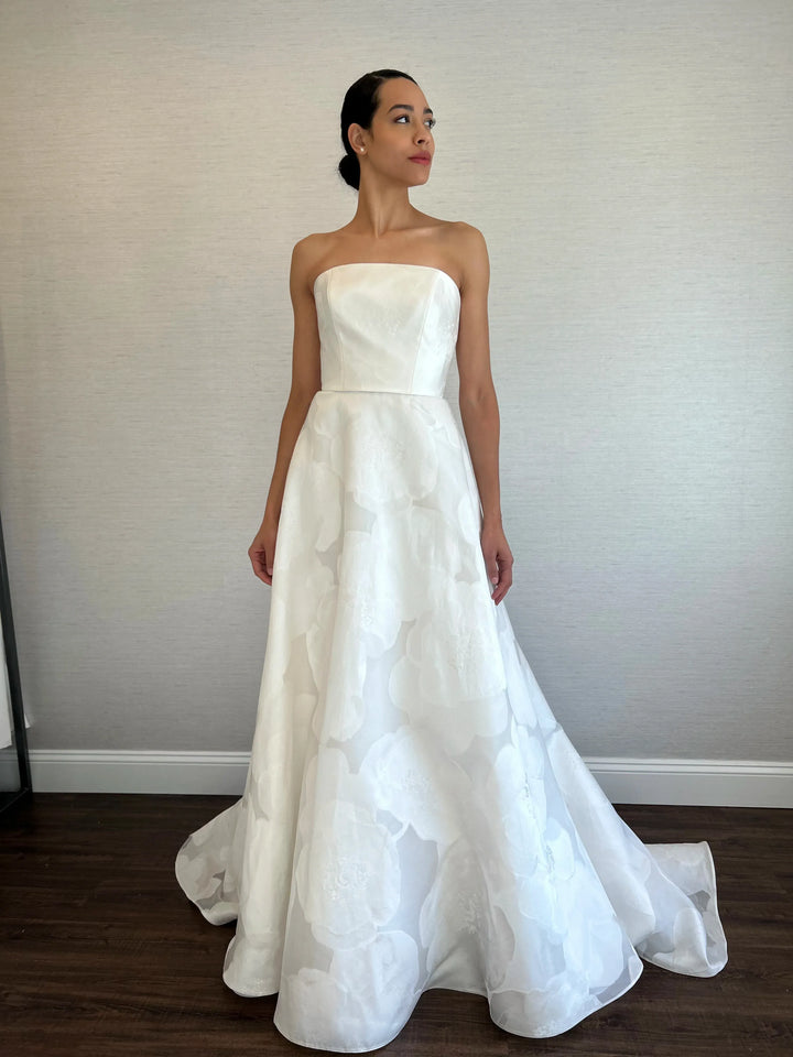 Valentini Spose Custom Gown - Size 12
