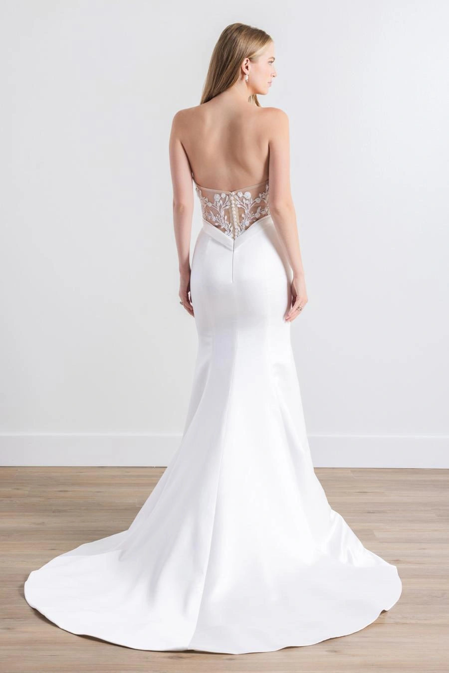 Watters Akino Beaded - Size 10