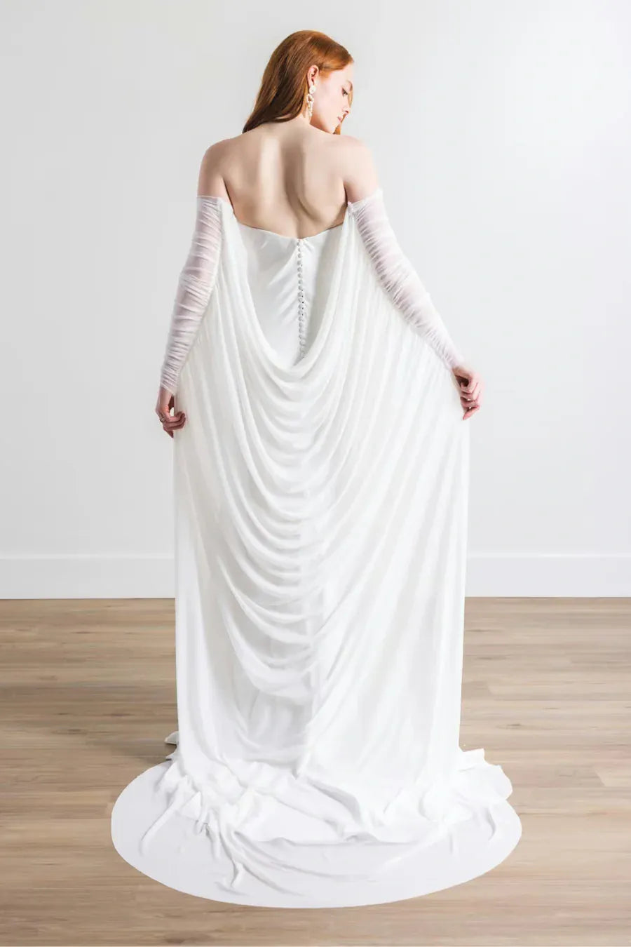 Willowby by Watters Comet + Cape - Size 12, Extra Length