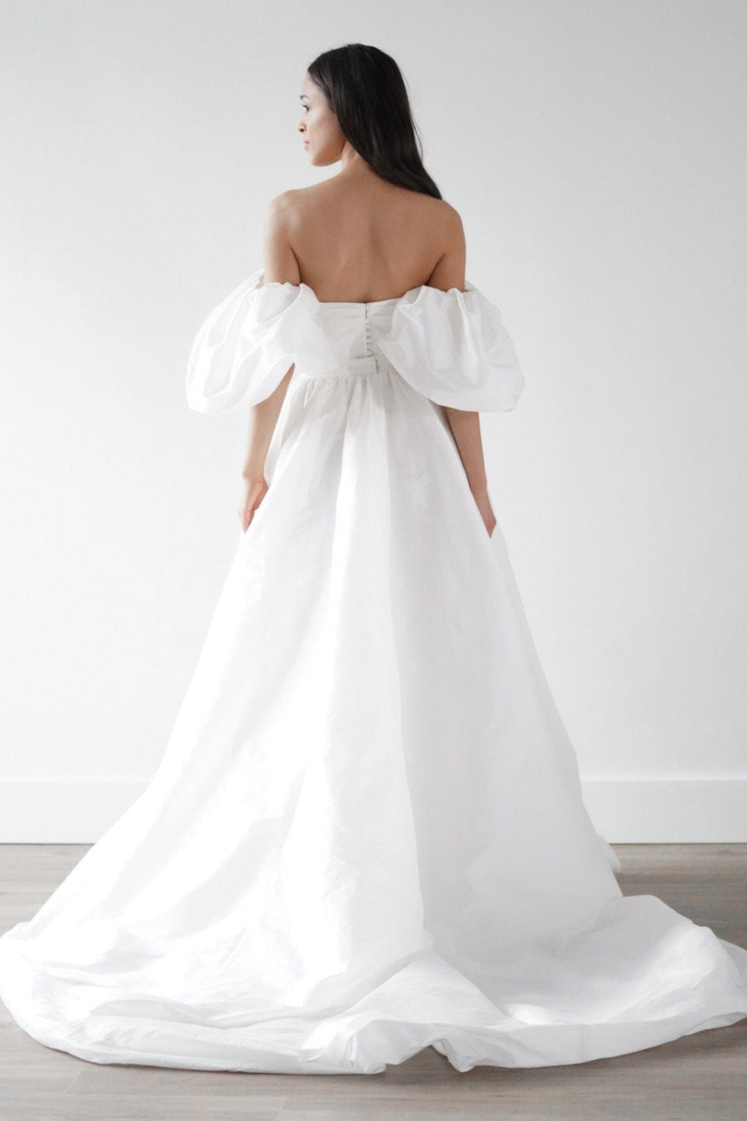 Willowby by Watters Kylen - Size 10