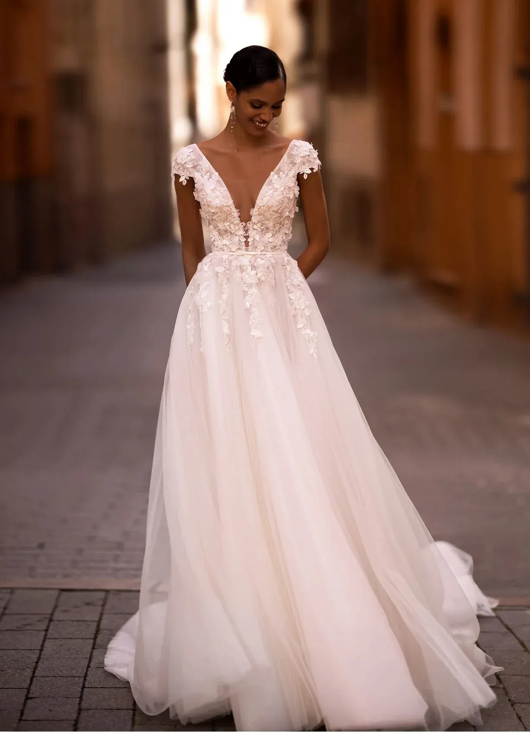 Wona Concept Edwina Size 12 – Luxe Redux Bridal - Main Image