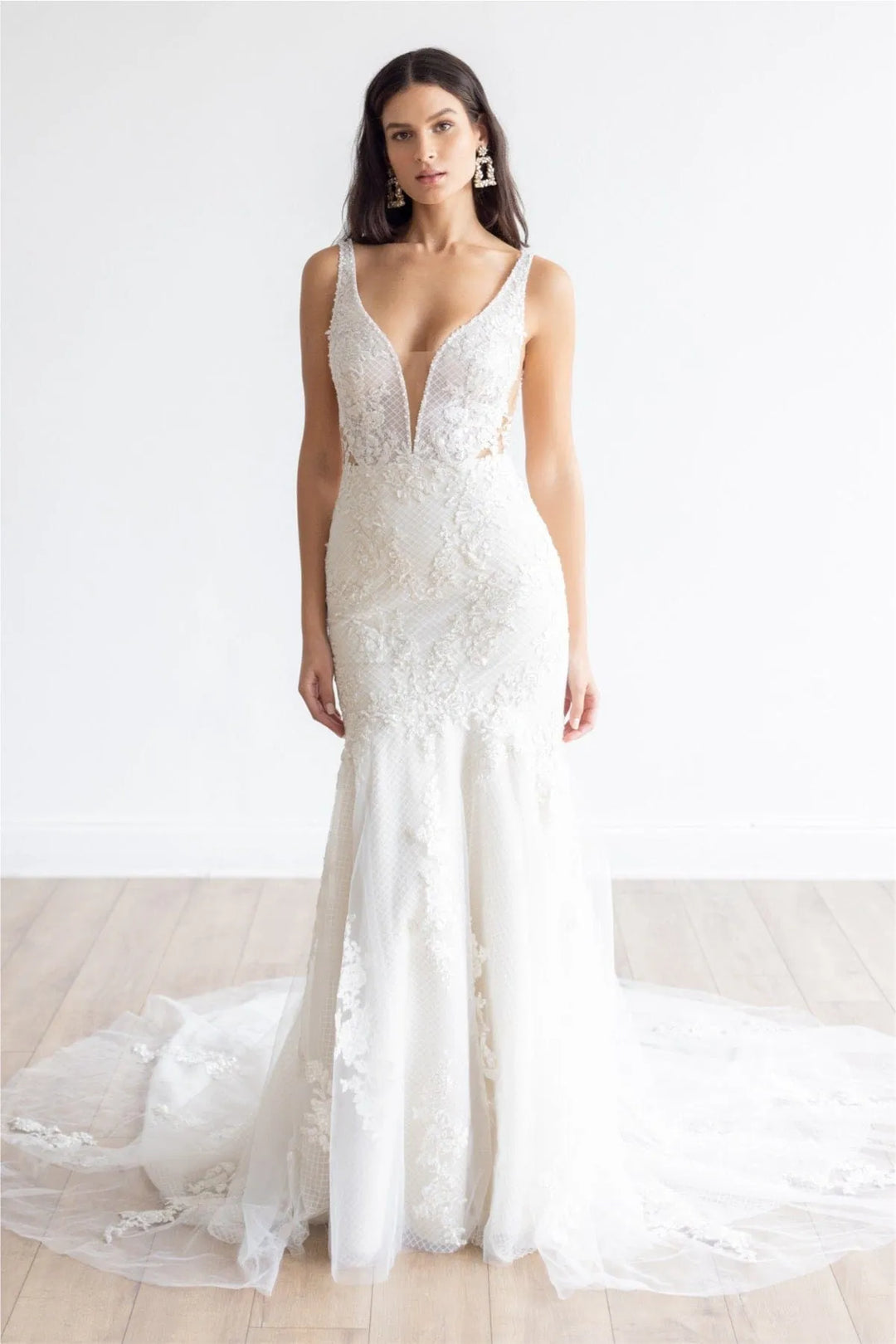 Deep-V Wedding Dresses On Sale | Luxe Redux Bridal Deep-V Wedding Dresses On Sale | Luxe Redux Bridal