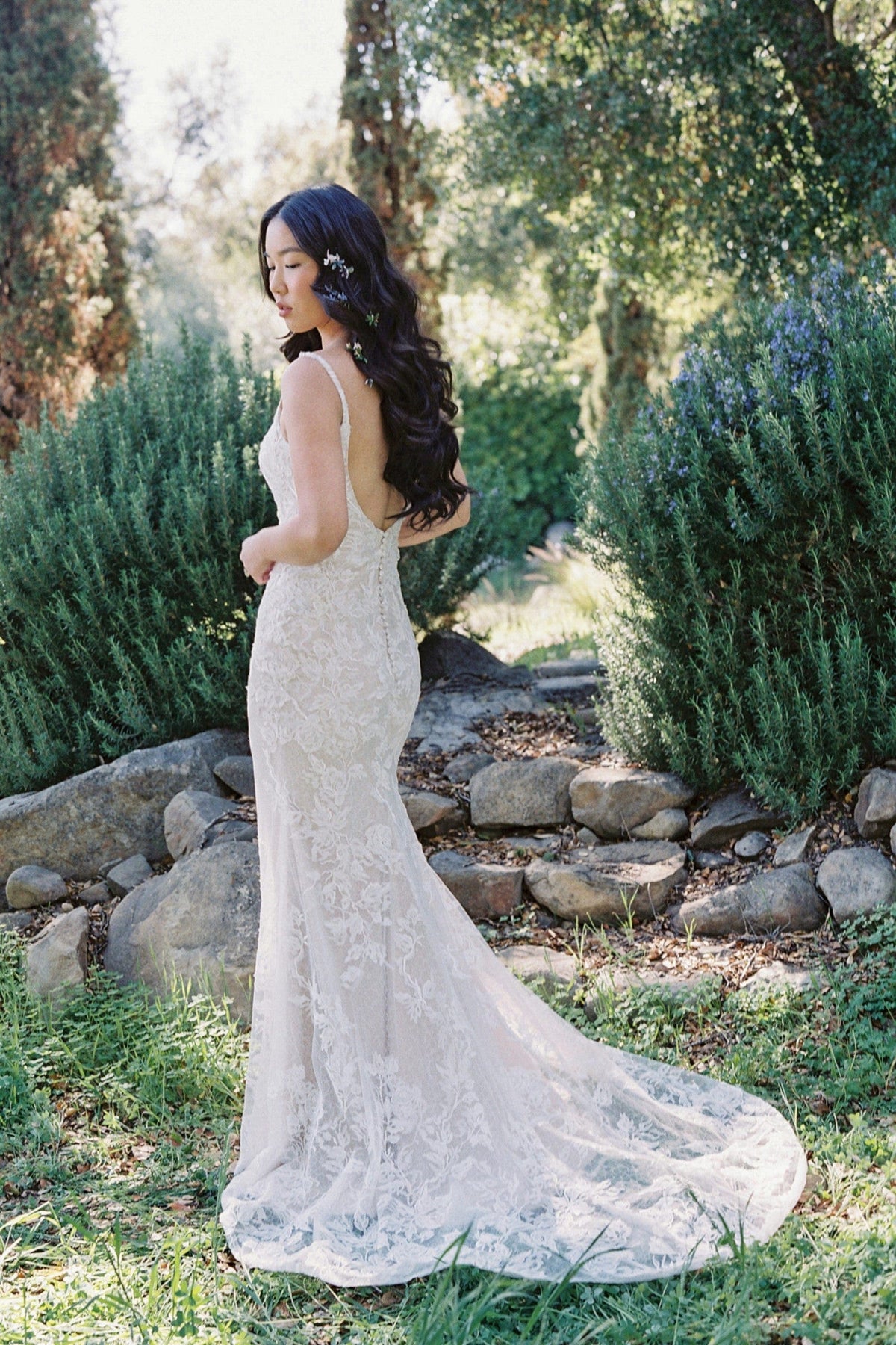 BB Featured Bride Stefanie on Her Breathtaking Anne Barge Dress | by Bride  & Blossom, NYC's Only Luxury Wedding Florist -- Wedding Ideas, Tips and  Trends for the Modern, Sophisticated Bride