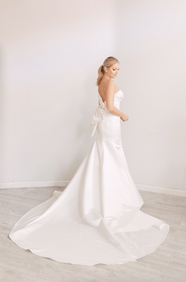 Bliss by Monique Lhuillier BL19201 - Size 4 – Luxe Redux Bridal Bliss by Monique Lhuillier BL19201 - Size 4 – Luxe Redux Bridal