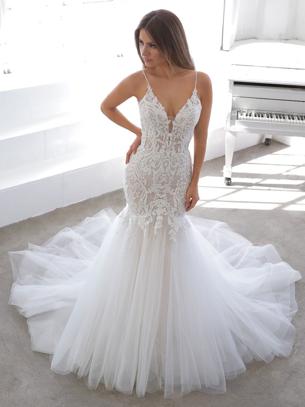 Enzoani Nonee lace tulle trumpet style wedding dress