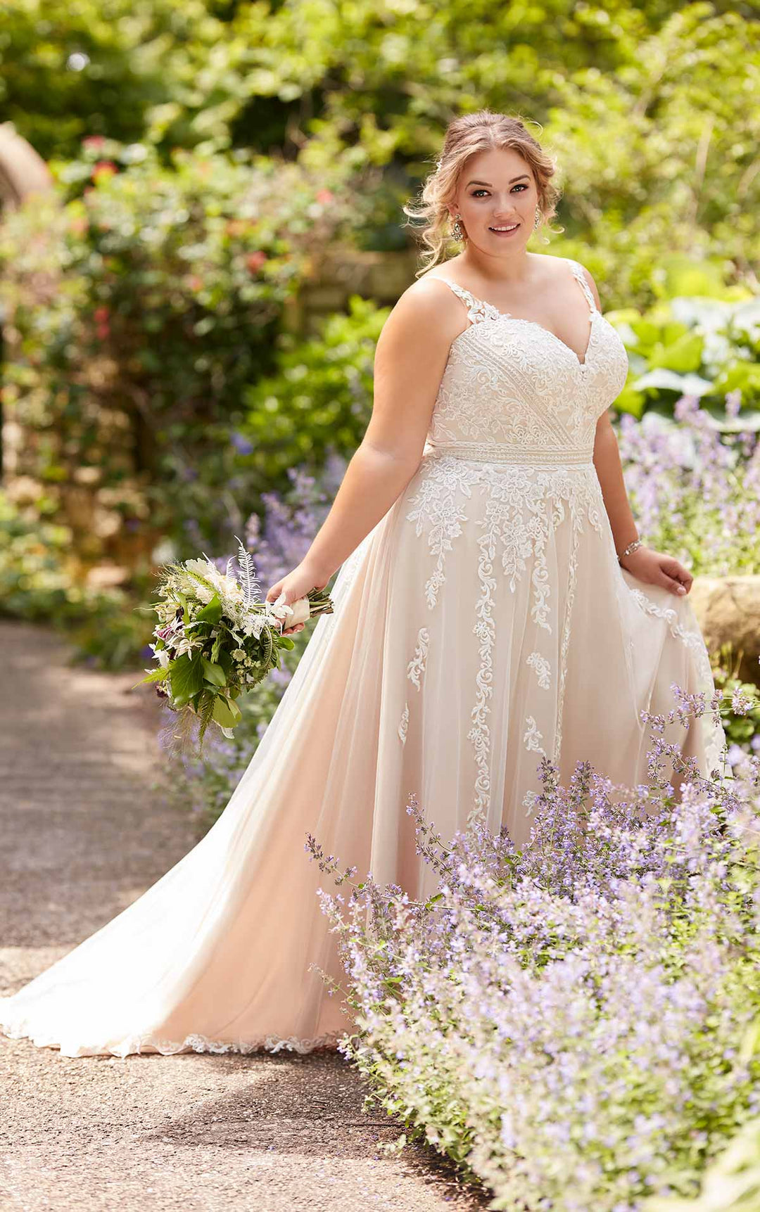 Essense of Australia D2782 - Size 18 Luxe Redux Bridal Essense of Australia D2782 - Size 18 Luxe Redux Bridal