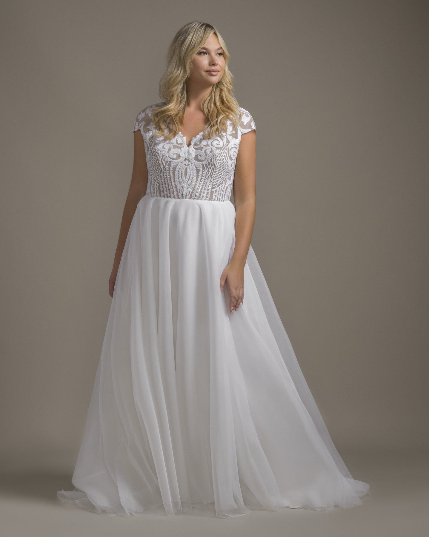 22+ Hayley Paige Blush Wedding Dress