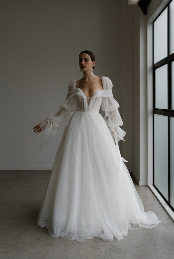 https://luxereduxbridal.com/cdn/shop/products/Hera-Couture-Astrid-Wedding-Dress_4f079cda-a708-4ba5-ba5b-e60d608ff5c2_1024x1024.jpg?v=1681853346
