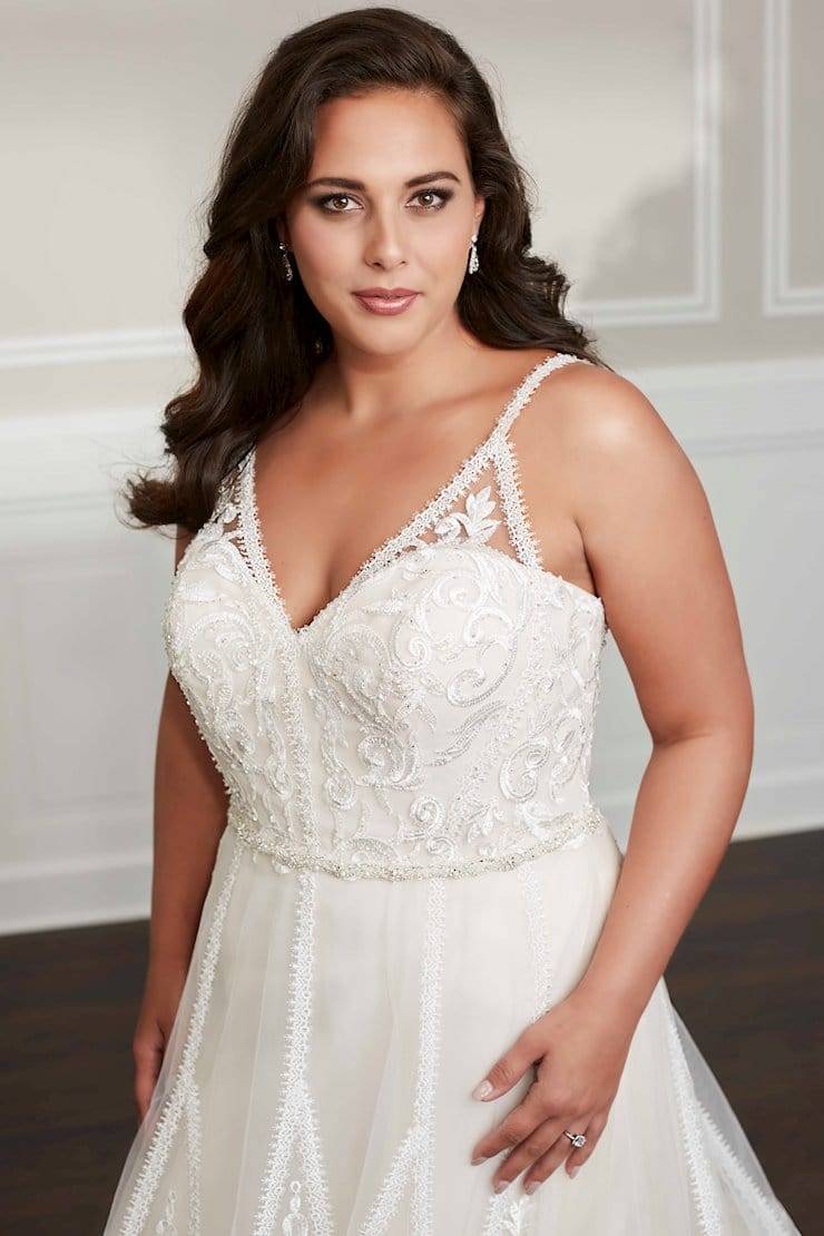 House of Wu 29331 - Size 24W – Luxe Redux Bridal