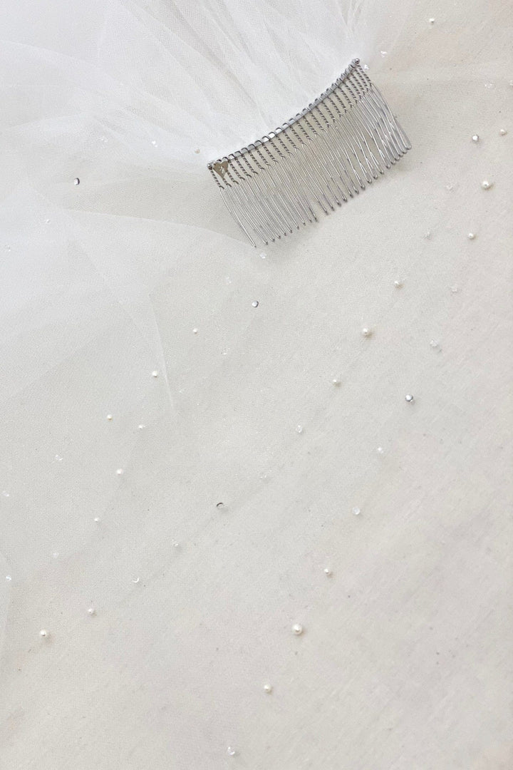 Sara Gabriel Anthea Veil