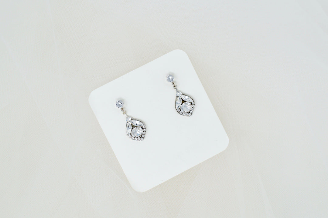 Sara Gabriel Mini Jasmine Earrings [Silver]