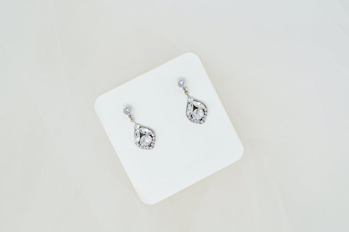 Sara Gabriel Mini Jasmine Earrings [Silver]