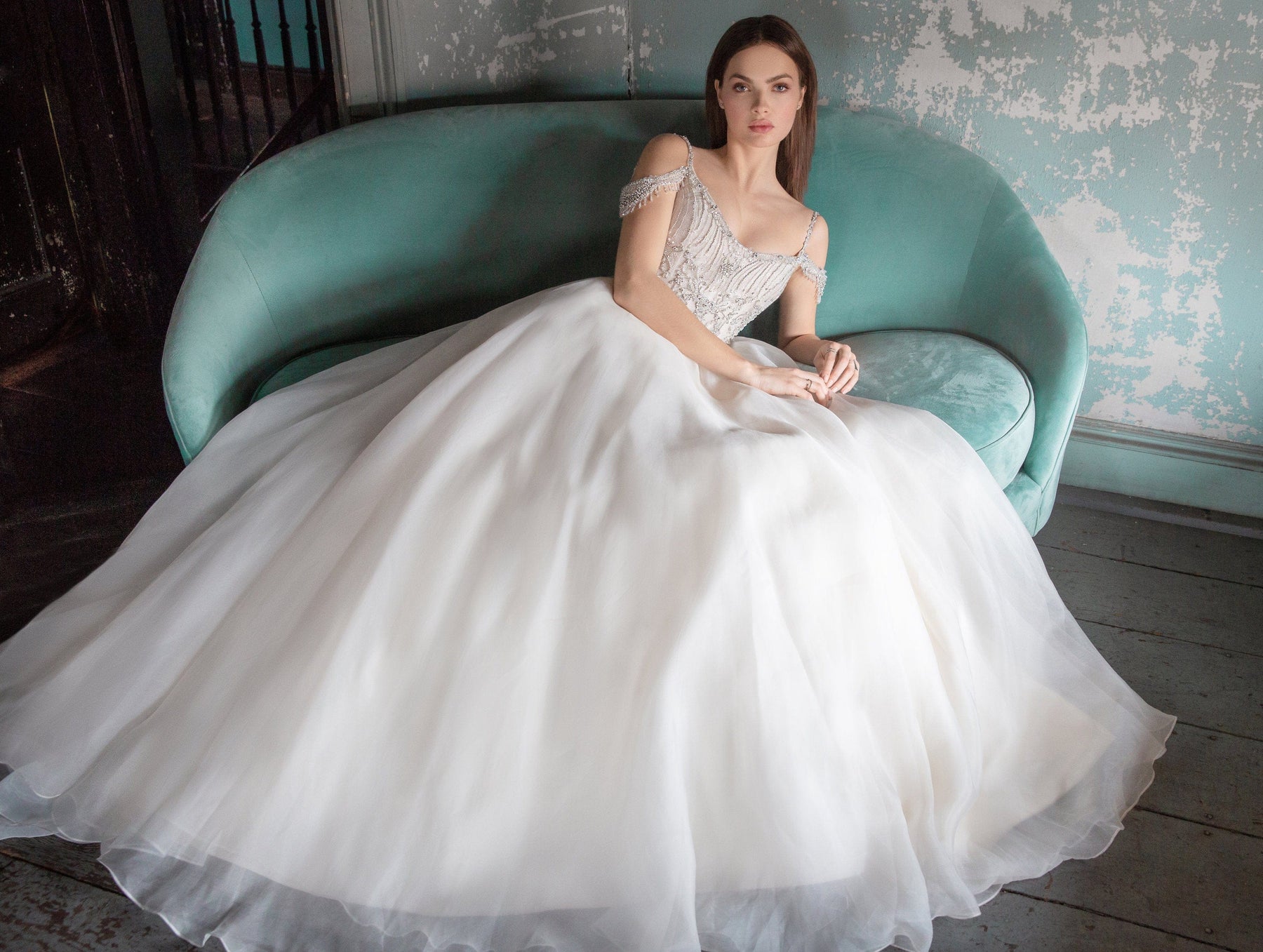 Dress Hunting Made Easy: 5 Hong Kong Bridal Shops with Gorgeous Wedding  Dresses Wedding Dress Hunting Tips | Hong Kong Wedding Blog