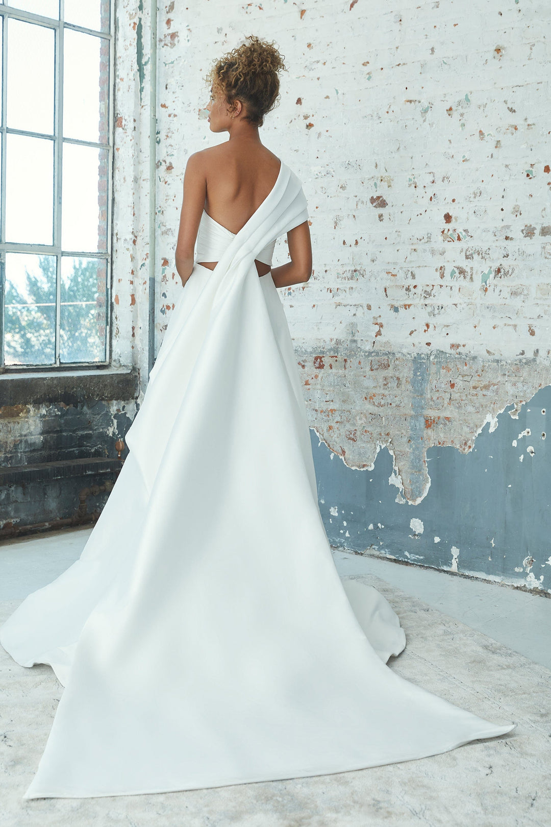 Kelly Faetanini Magnolia - Size 10