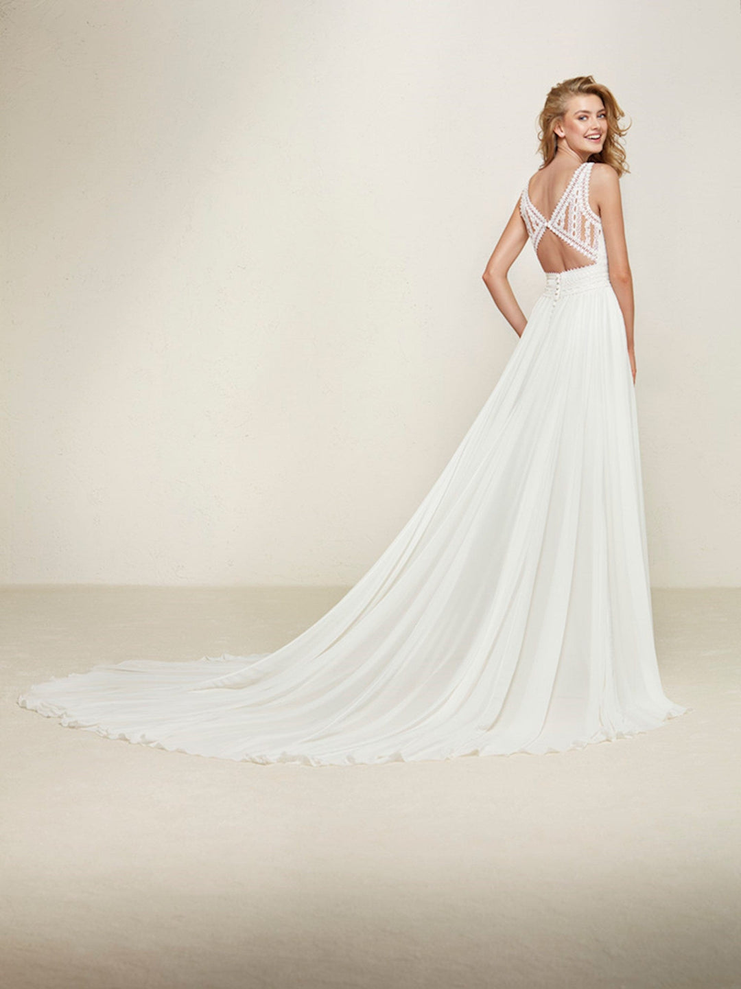 Pronovias Dramia - Size 22