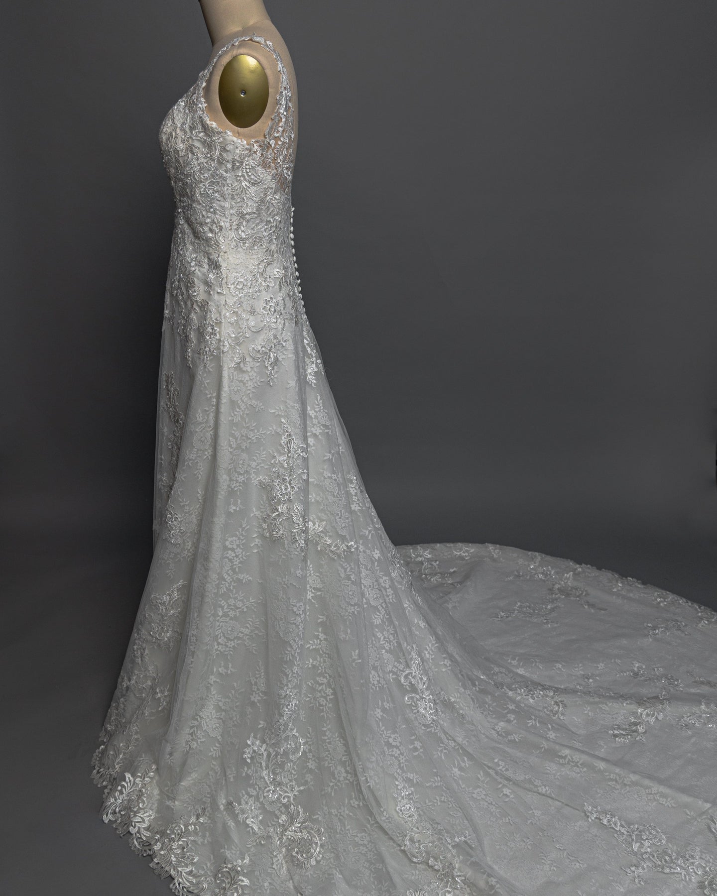 Pronovias Malma - Size 14 – Luxe Redux Bridal