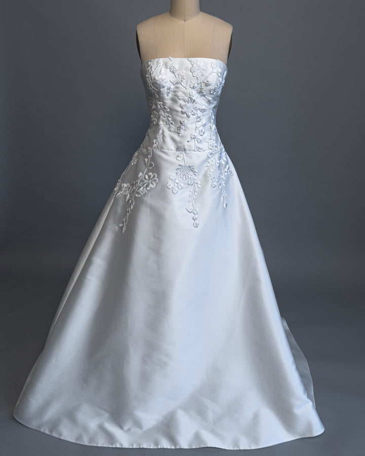 Reem Acra Starlight - Size 10