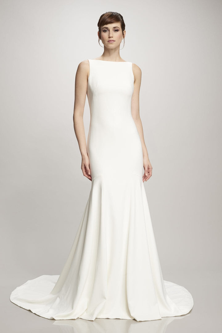 Theia Devon - Size 10