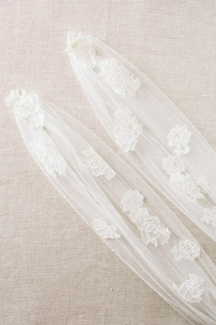 Sara Gabriel Annie Straps