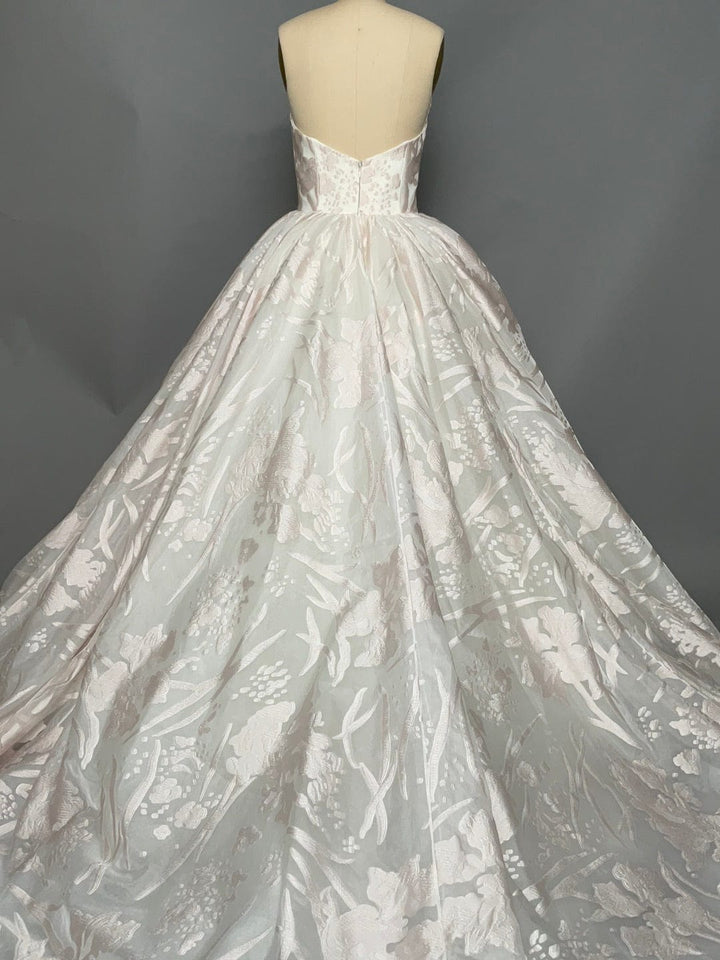 Badgley Mischka Carrington - Size 8