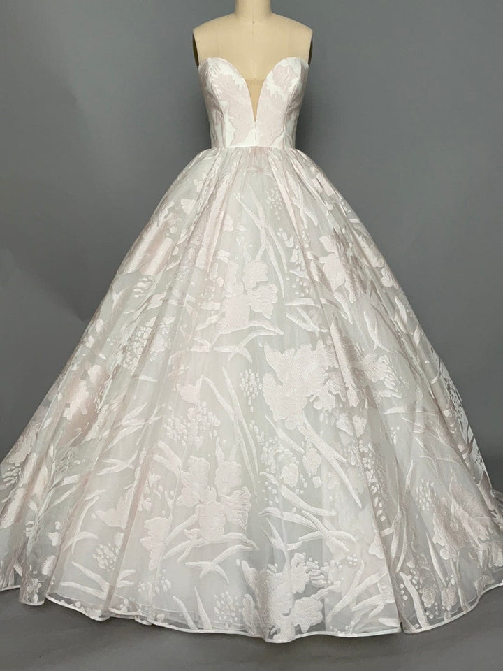 Badgley Mischka Carrington - Size 8