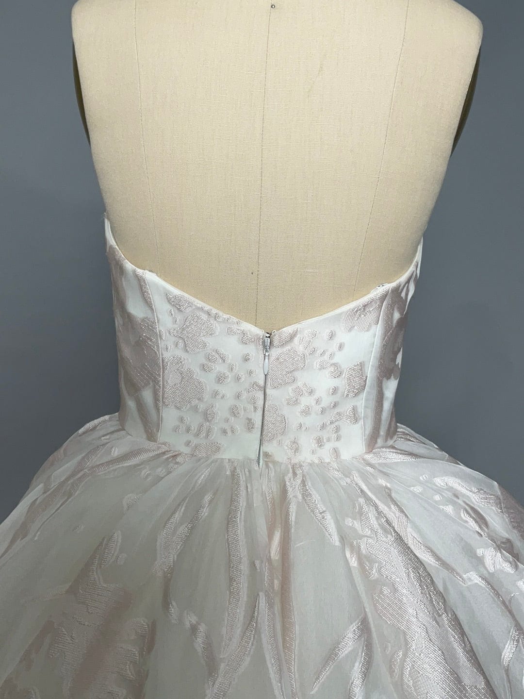 Badgley Mischka Carrington - Size 8