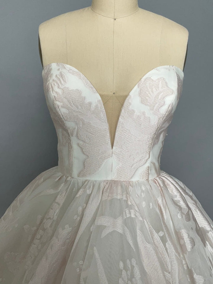 Badgley Mischka Carrington - Size 8